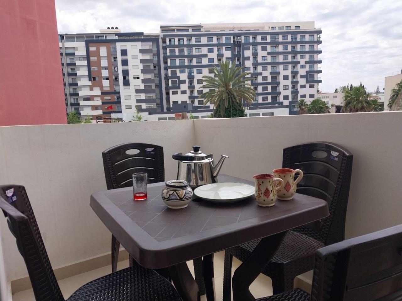 Eftalya Hostel Tanger Bagian luar foto