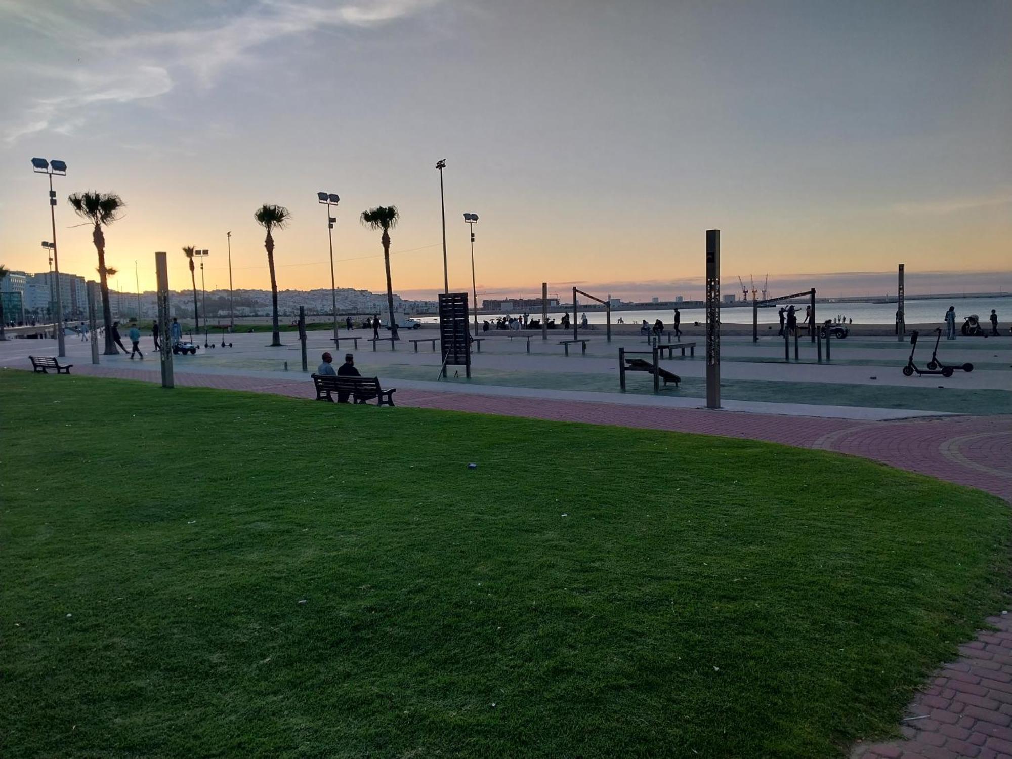 Eftalya Hostel Tanger Bagian luar foto